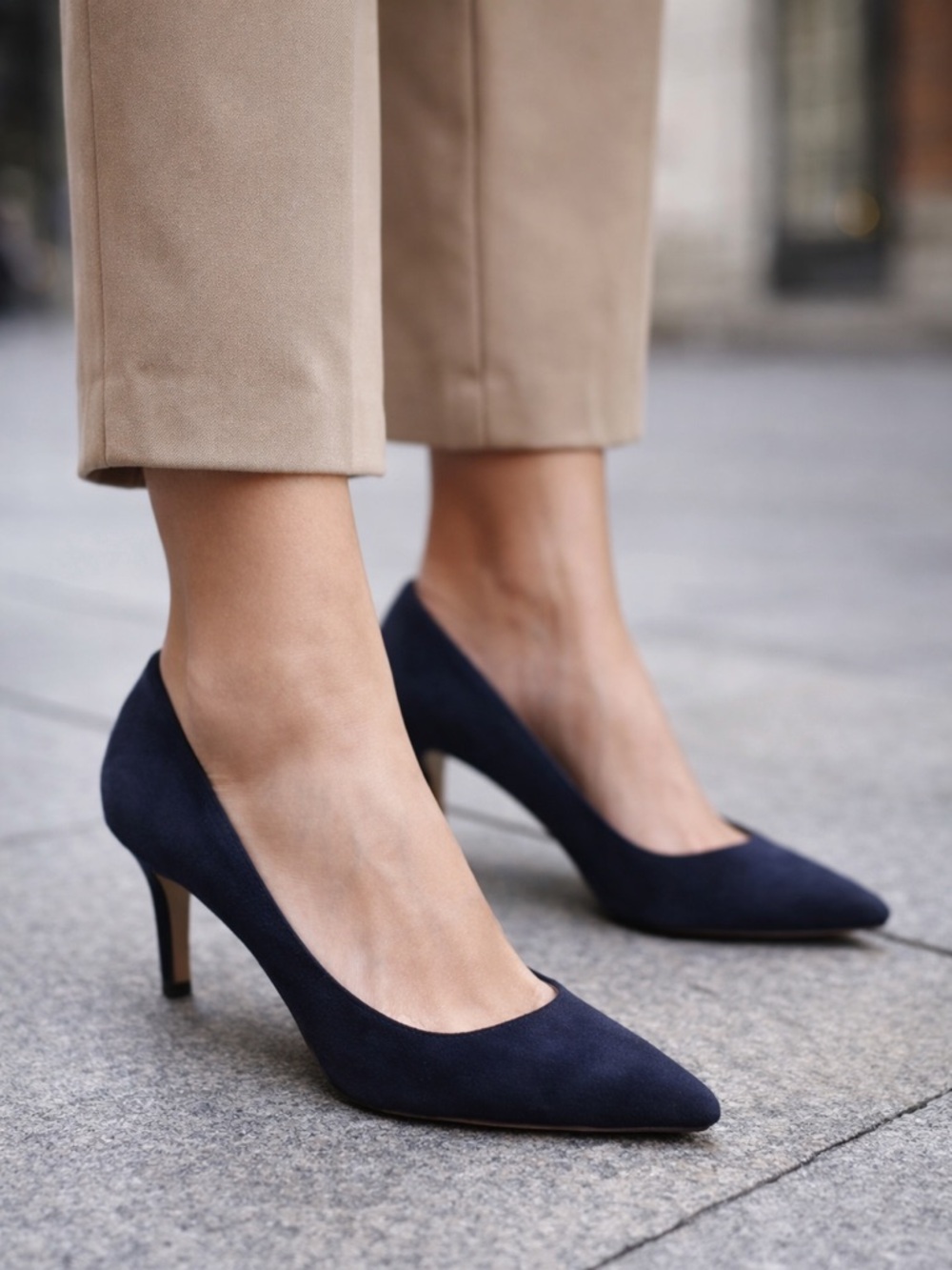 Ann Taylor Daphne Classic Navy Suede Pointed-Toe Kitten Heels - Women's Size 7